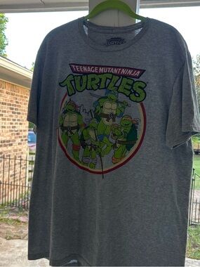 Nickelodeon Teenage Mutant Ninja Turtles Gray Short Sleeve Tee with Green Print